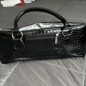 Elegant Black Crocodile-Patterned wine bag